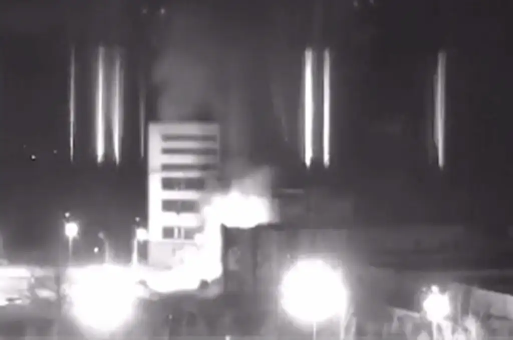 Incendio en la planta nuclear de Zaporizhzhia tras un ataque de las fuerzas rusas