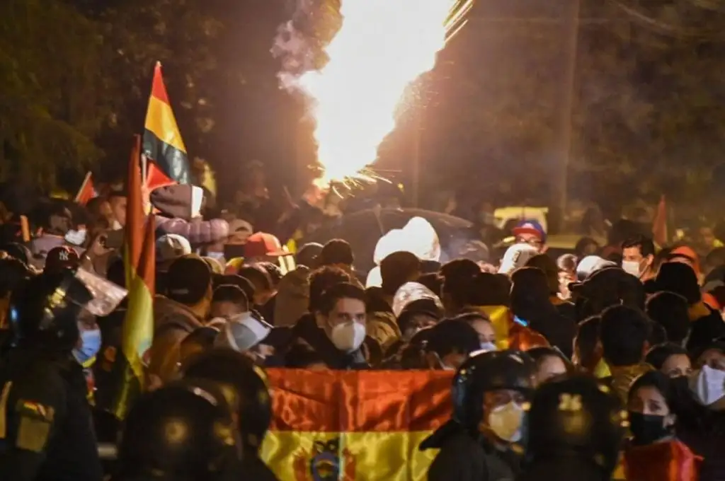 Segundo día de protestas en Bolivia contra el triunfo del MAS