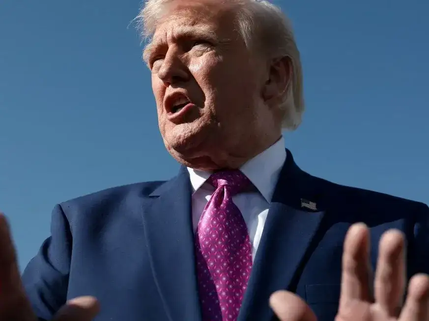 Trump anunció una operación para reabrir Ormuz mientras siguen las negociaciones con Irán. Foto: Reuters
