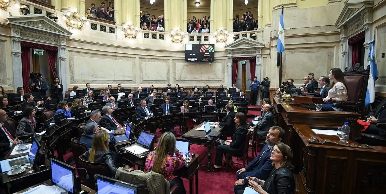La oposición logró el quórum y abrió la sesión pasadas las 14.