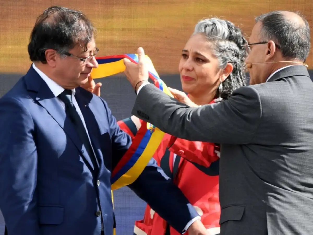 Asumió Petro, el primer presidente de izquierda de la historia de Colombia