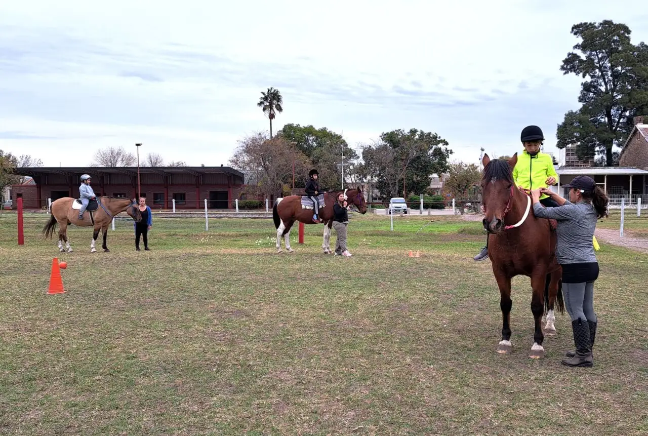 Taller de equitación recreativa en Villa Cañás