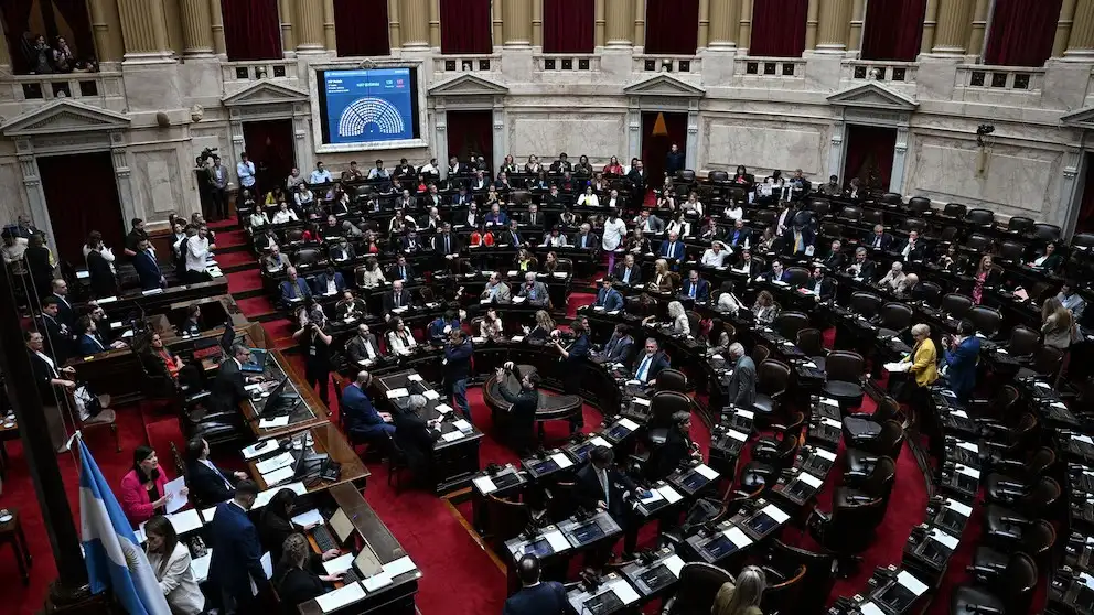 El Ejecutivo proyecta una inflación del 18% para 2027 y un tipo de cambio de $1.847