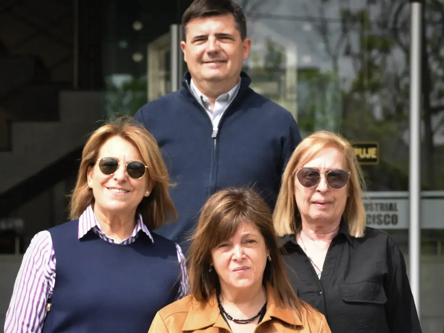 Las empresarias junto al gerente del Parque Industrial.