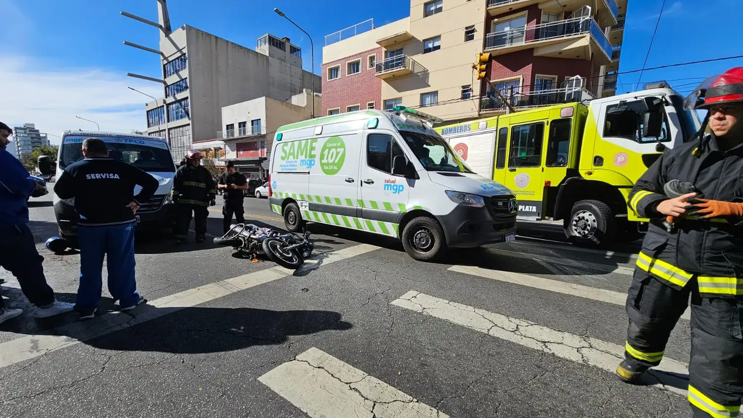 El hecho ocurrió cerca de las 12:30 del mediodía en la intersección de las avenidas Independencia y Alvarado.