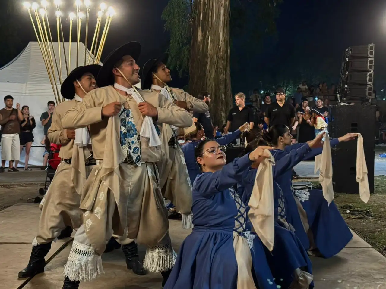 La danza dijo presente en la noche de Nuestros Patios Susurran.