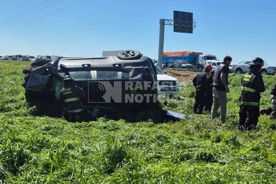 La camioneta involucrada en el fatal accidente (Gentileza: Rafaela Noticias)