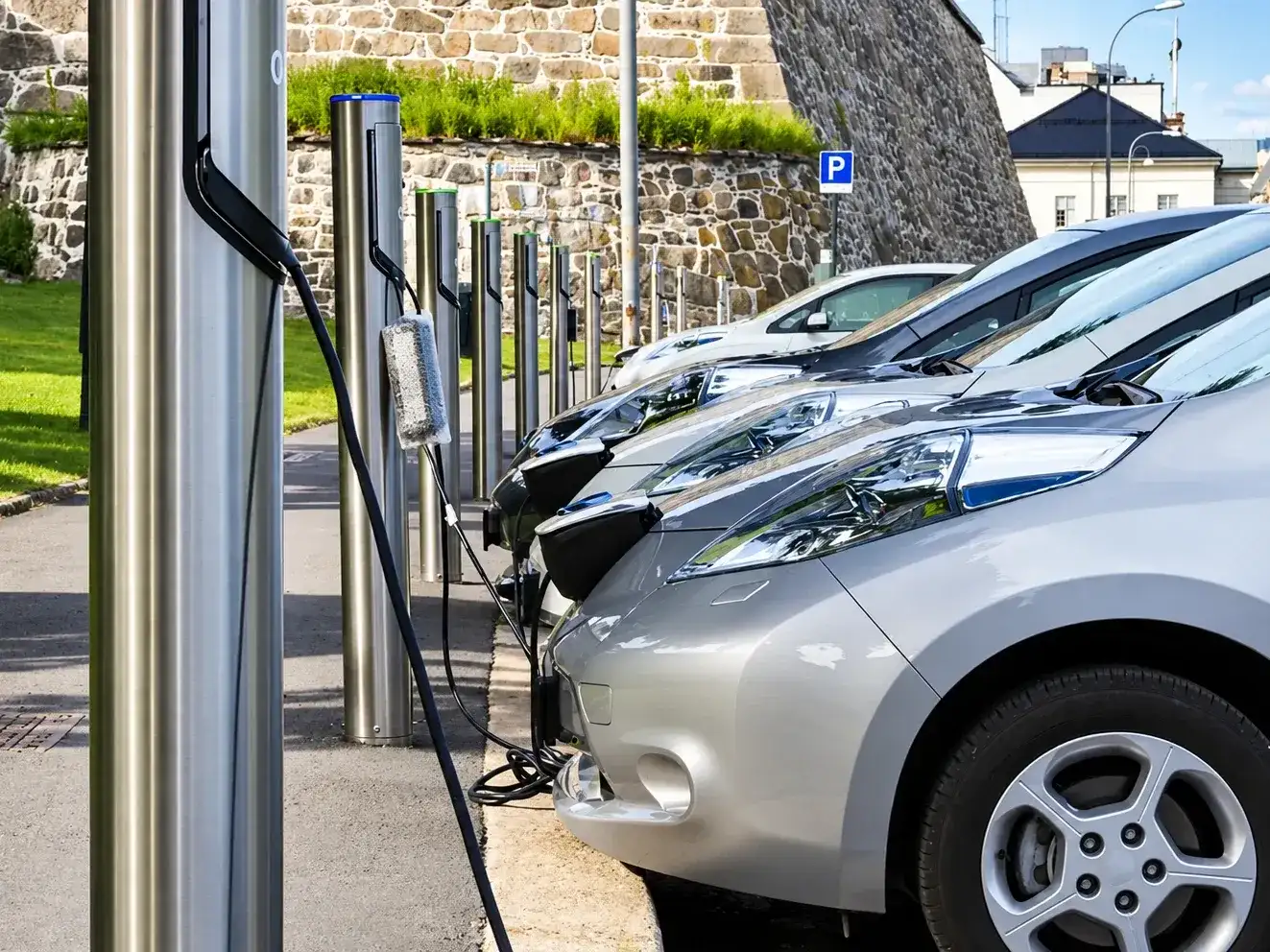 Los autos eléctricos alcanzados por el régimen podrán tener un valor FOB de hasta USD 35.000 y mantener el arancel extrazona en 0%.