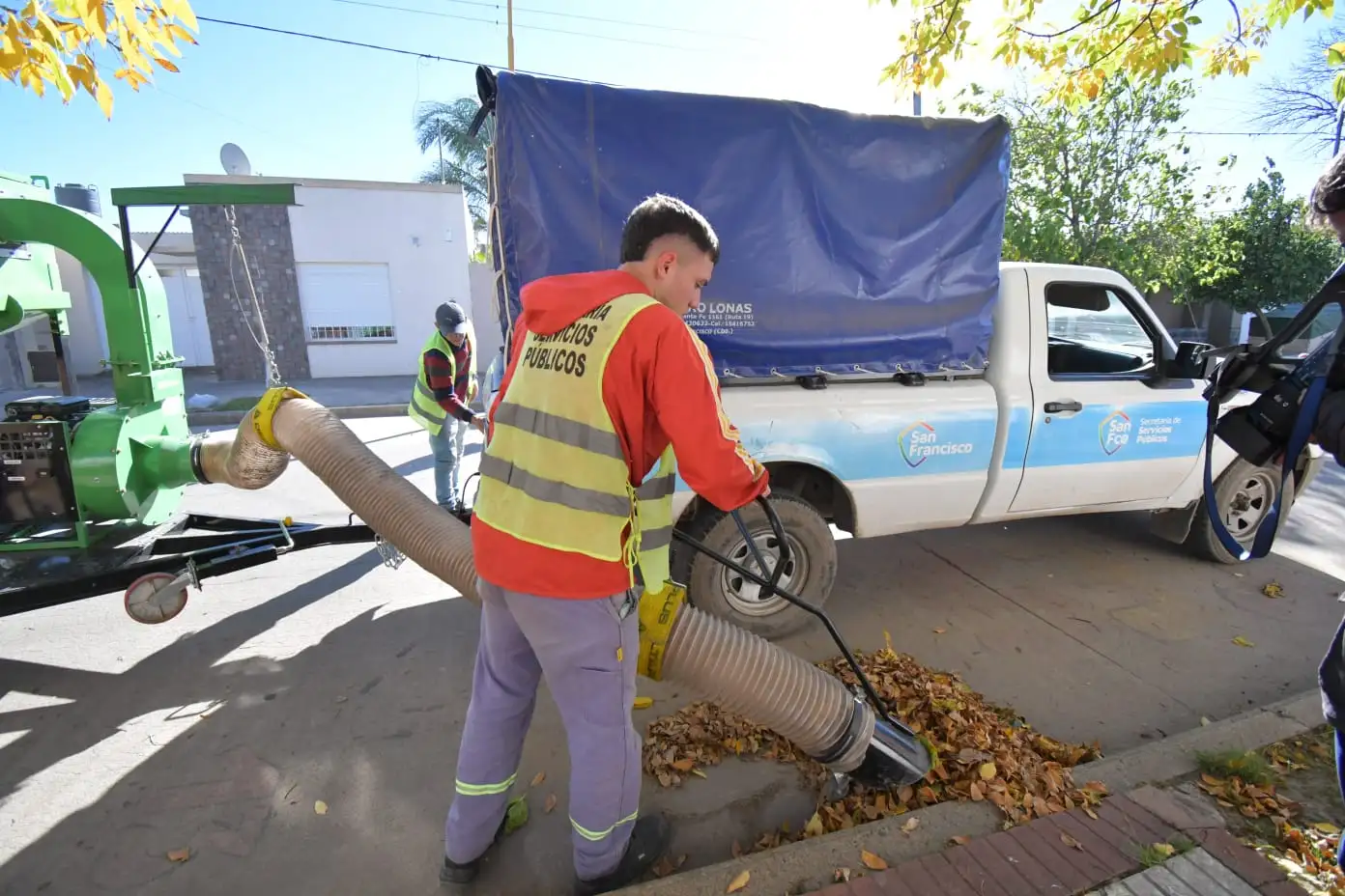 Hojas que se transforman en compost: el municipio pone en marcha la campaña de recolección