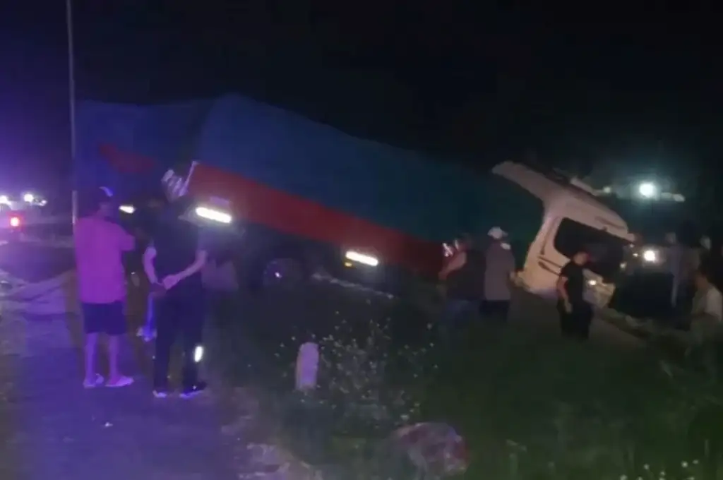 El chofer resultó con lesiones leves, aunque por prevención fue hospitalizado. Foto: Gentileza