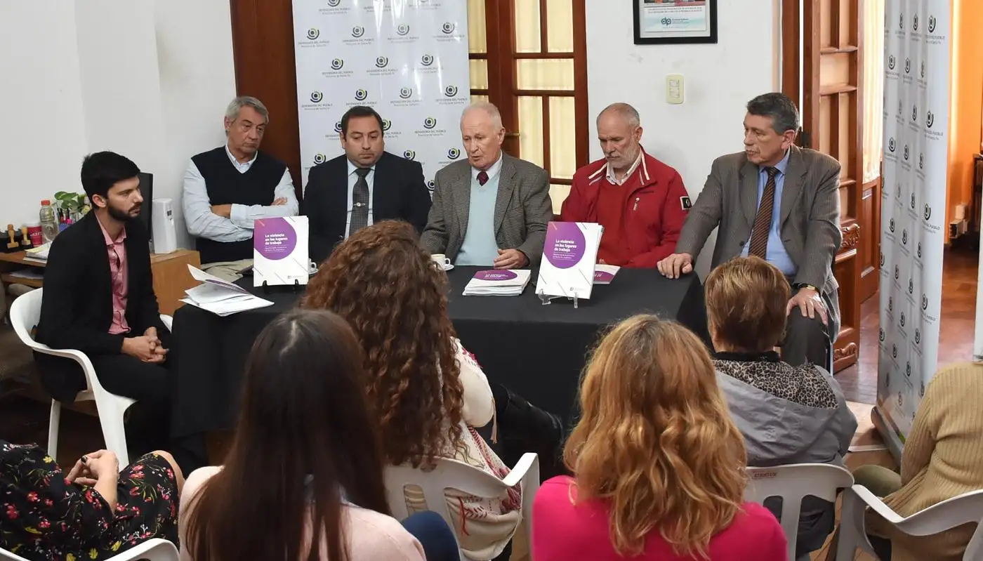 El Defensor del Pueblo de Santa Fe presentará un libro sobre violencia laboral