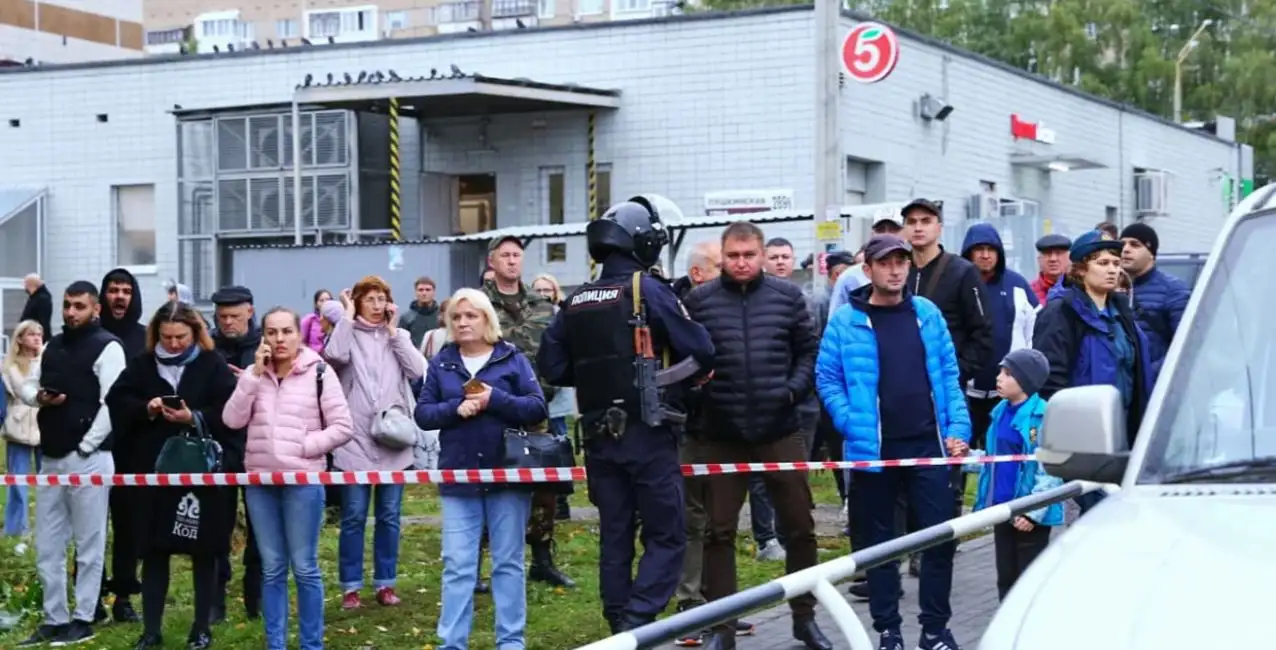 Rusia: un hombre asesinó a tiros a 13 personas en una escuela