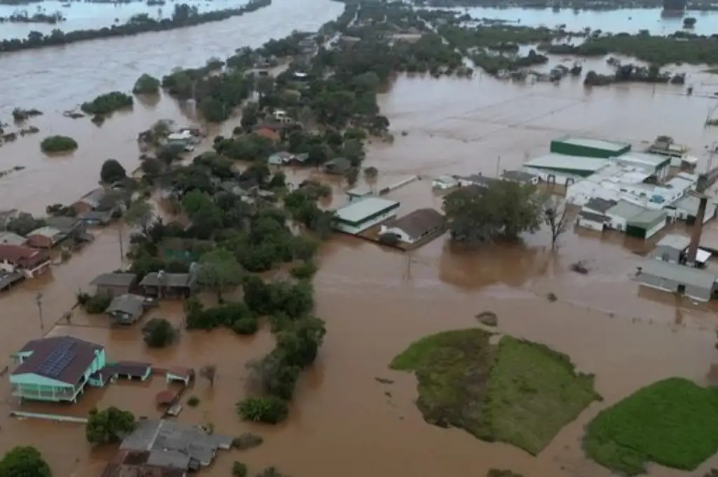 Fuertes lluvias y ráfagas de viento hicieron estragos en la región sur