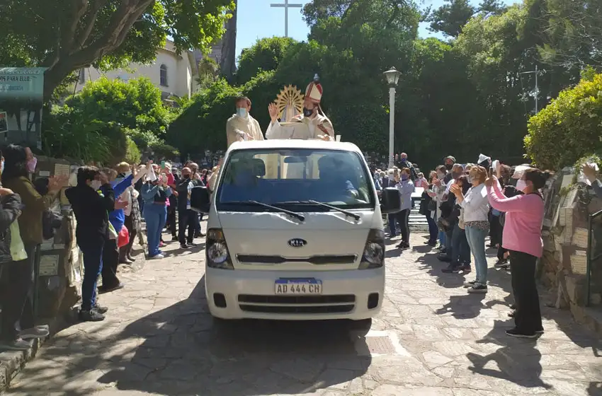 Miles de fieles participaron de la 47º Marcha de la Esperanza
