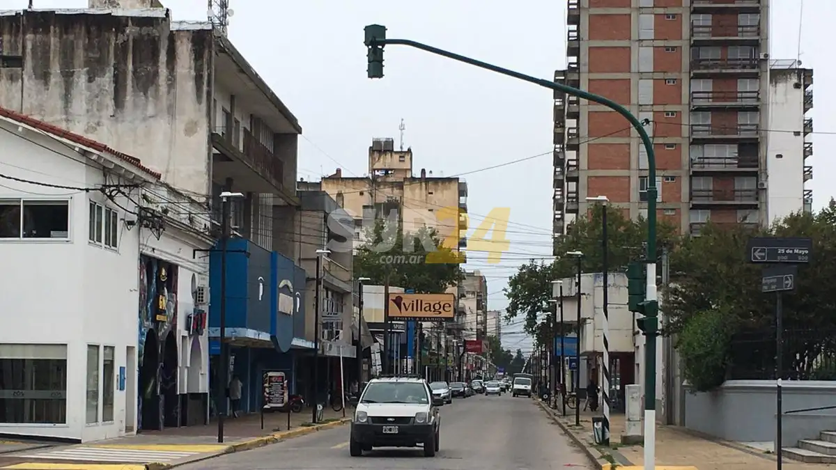 Venado Tuerto: alertan a mujeres por acosador que se pasea desnudo en una camioneta