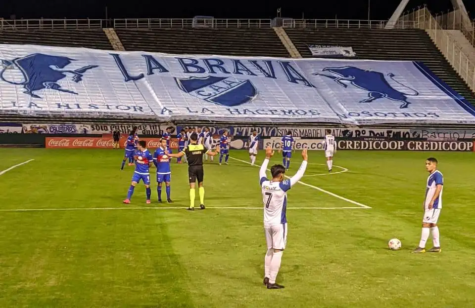 Alvarado trabajó para ganarlo, pero sumó un empate frente a Tigre