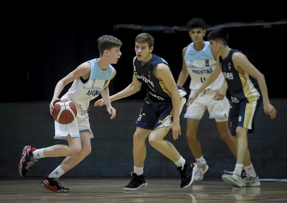 Argentina, con Dominé, terminó primero en el grupo