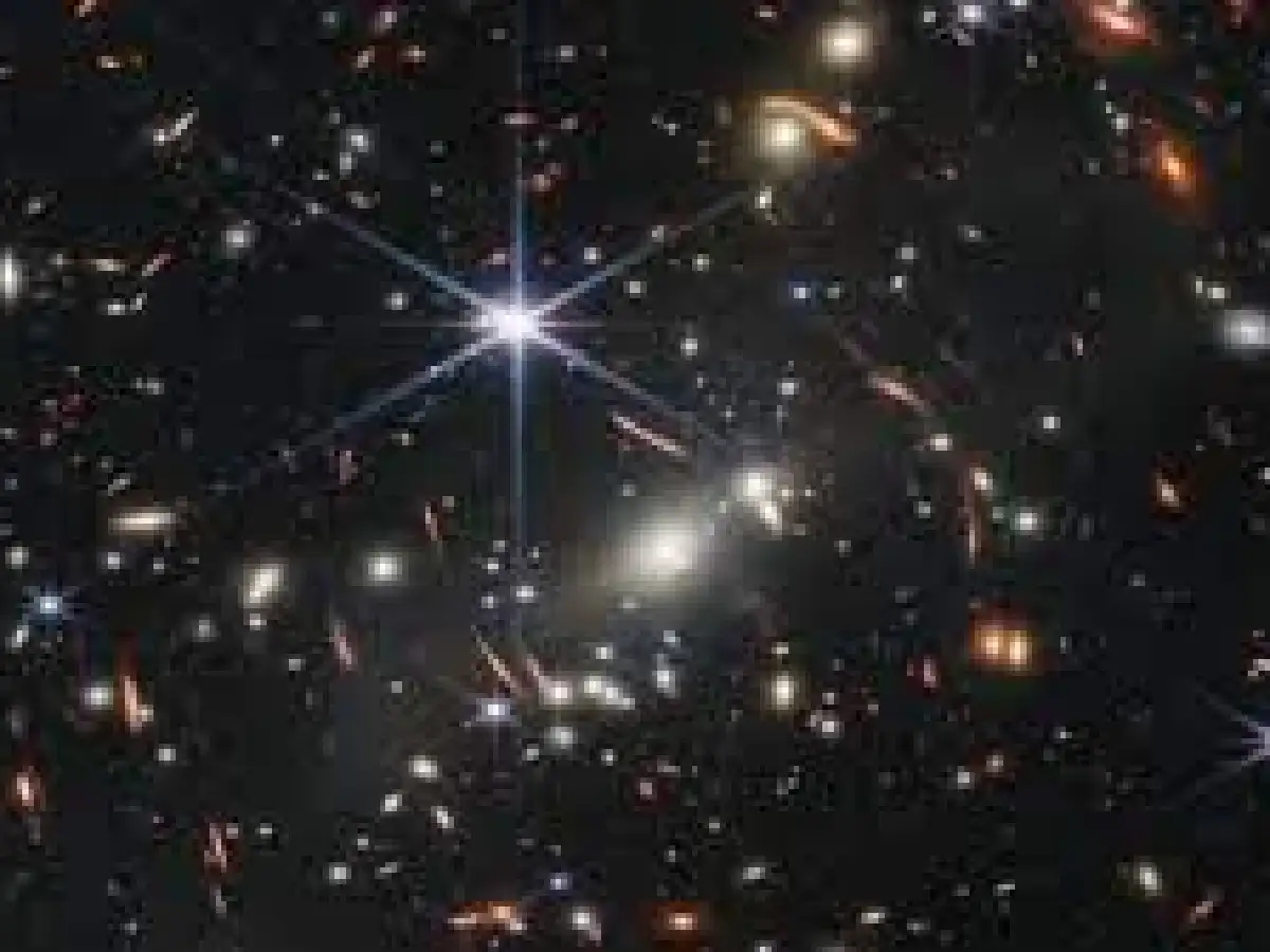 Revelaron la primera imagen del cosmos tomada por el telescopio James Webb "Representa un momento histórico para la ciencia y la tecnología", resaltó Joe Biden. Este martes darán a conocer el resto del material captado. 