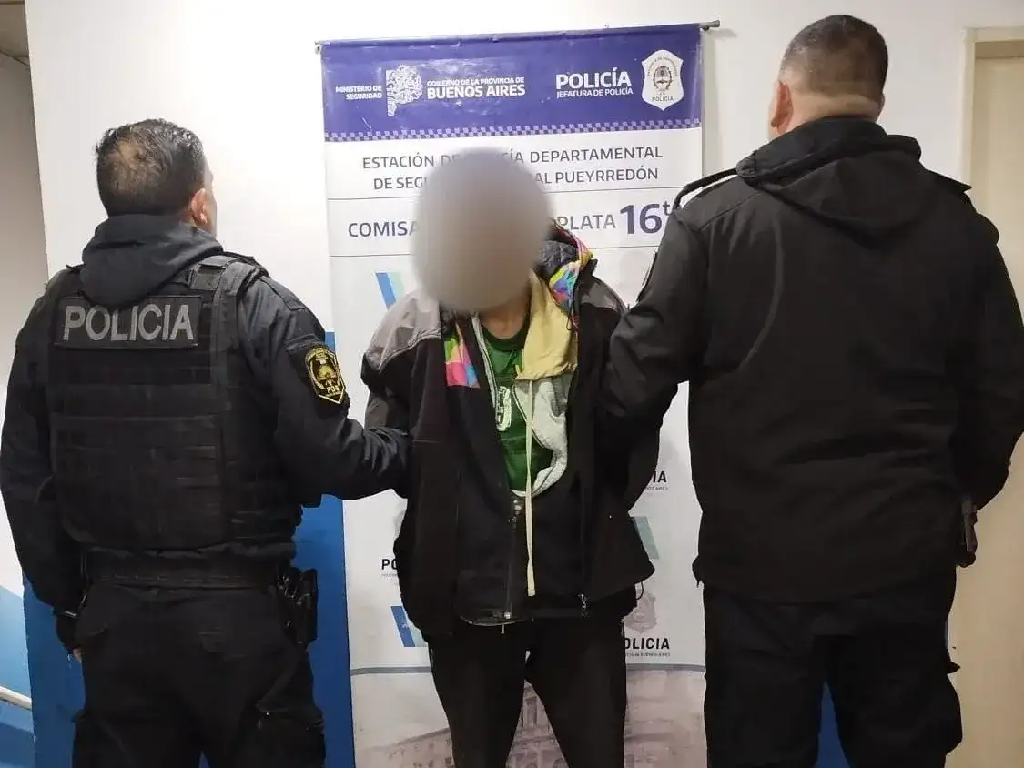 Detuvieron a un hombre acusado de sustraer una mochila y recuperaron las pertenencias