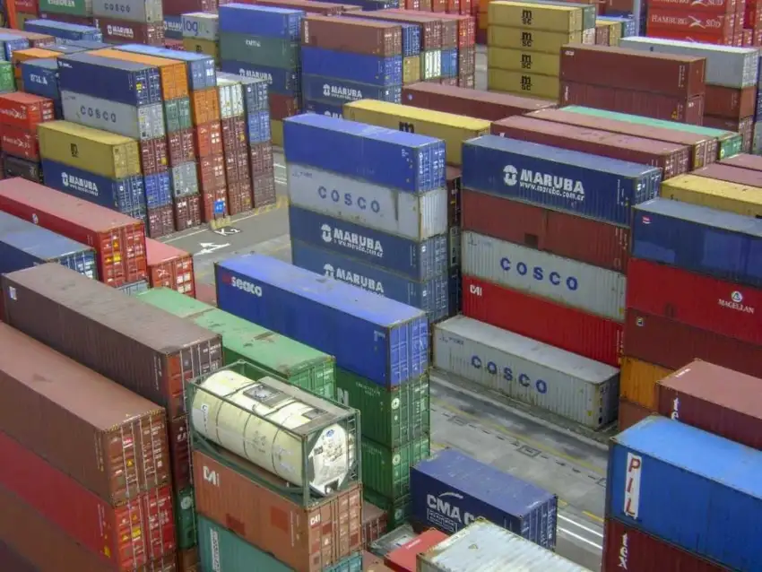 La balanza comercial arrojará un fuerte superávit este año.