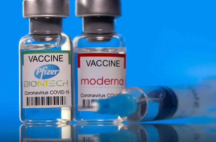 Alerta en EEUU: detectaron afecciones cardíacas en adolescentes y jóvenes tras aplicarse las vacunas de Pfizer y Moderna
