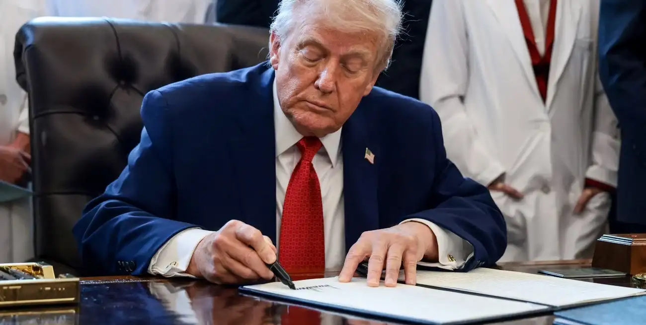 El presidente Donald Trump emitió la notificación de retirada el primer día de su mandato en 2025 mediante una orden ejecutiva. Foto: Archivo / REUTERS.