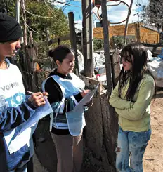 El informe que derriba mitos y estigmas de los chicos de las villas