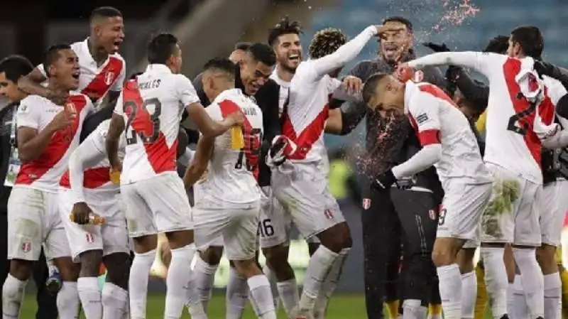 Copa América: Perú goleó a Chile y jugará la final ante Brasil