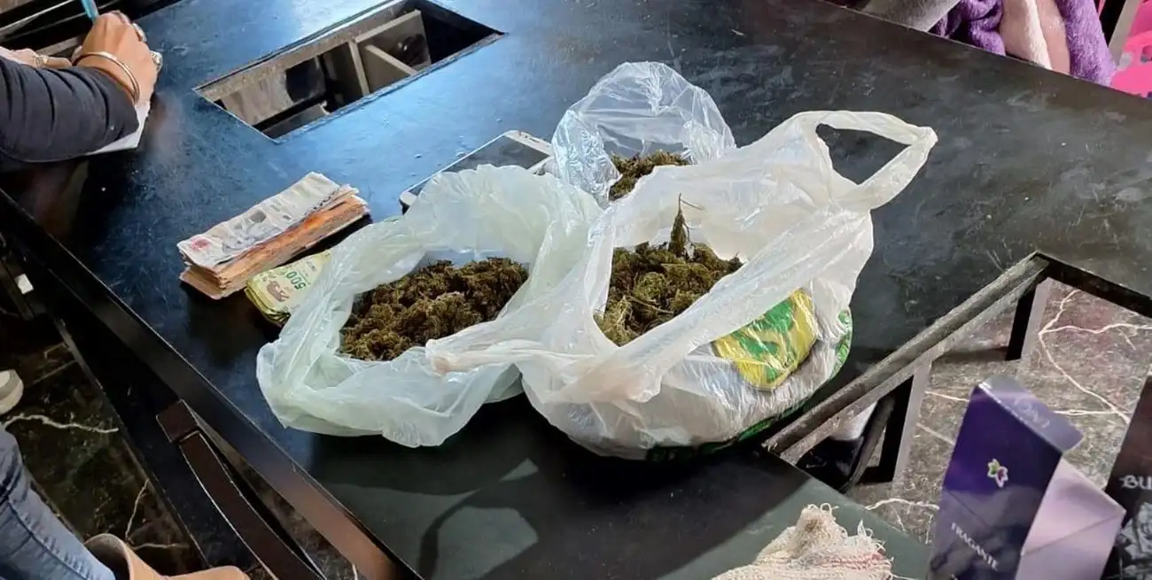 Durante los allanamientos realizados el jueves, la policía secuestró una importante cantidad de estupefacientes en Santo Tomé.