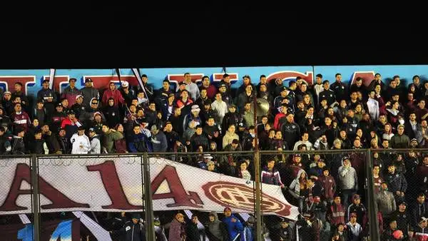 De a poco vuelven los hinchas visitantes al fútbol