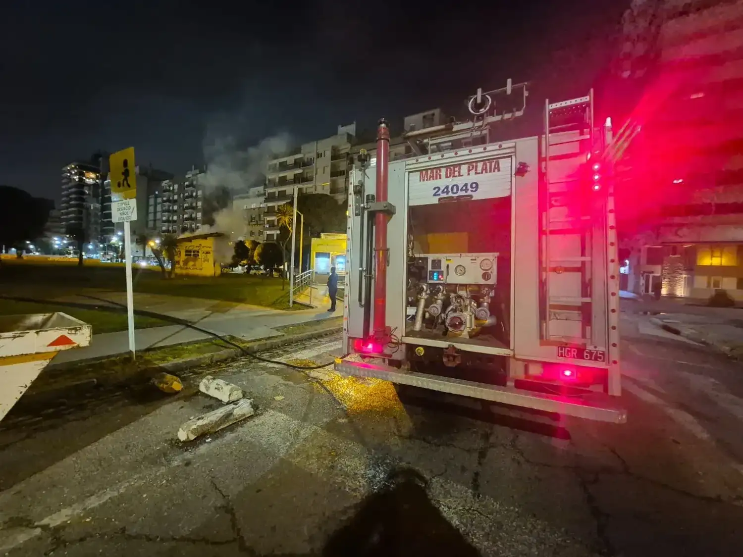 Incendio en una garita abandonada: los Bomberos controlaron las llamas en La Perla