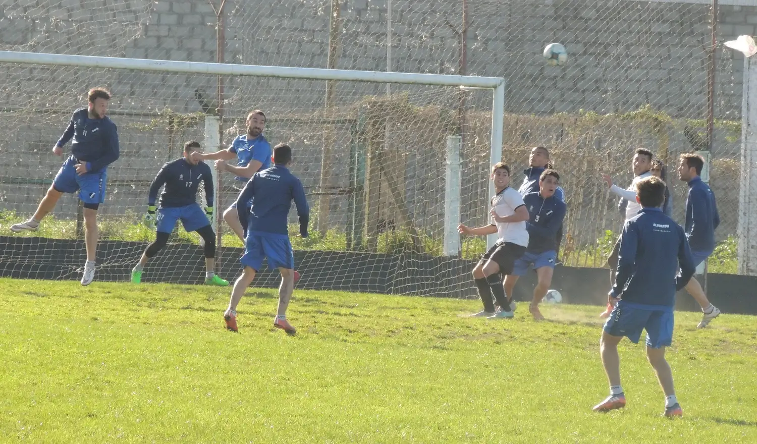 Primeros minutos de fútbol para el “Torito”