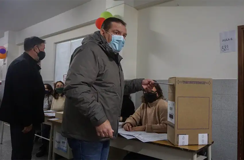 Votó el Intendente: "Los marplatenses ya dieron muestras de cómo comportarse en pandemia"