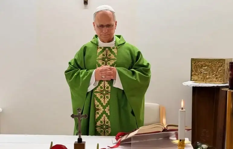 El papa León XIV reapareció en el Vaticano tras su cirugía.