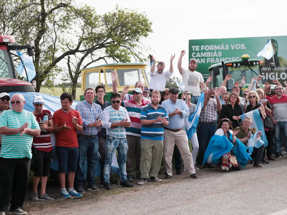 La región se sumó al  tractorazo en Devoto