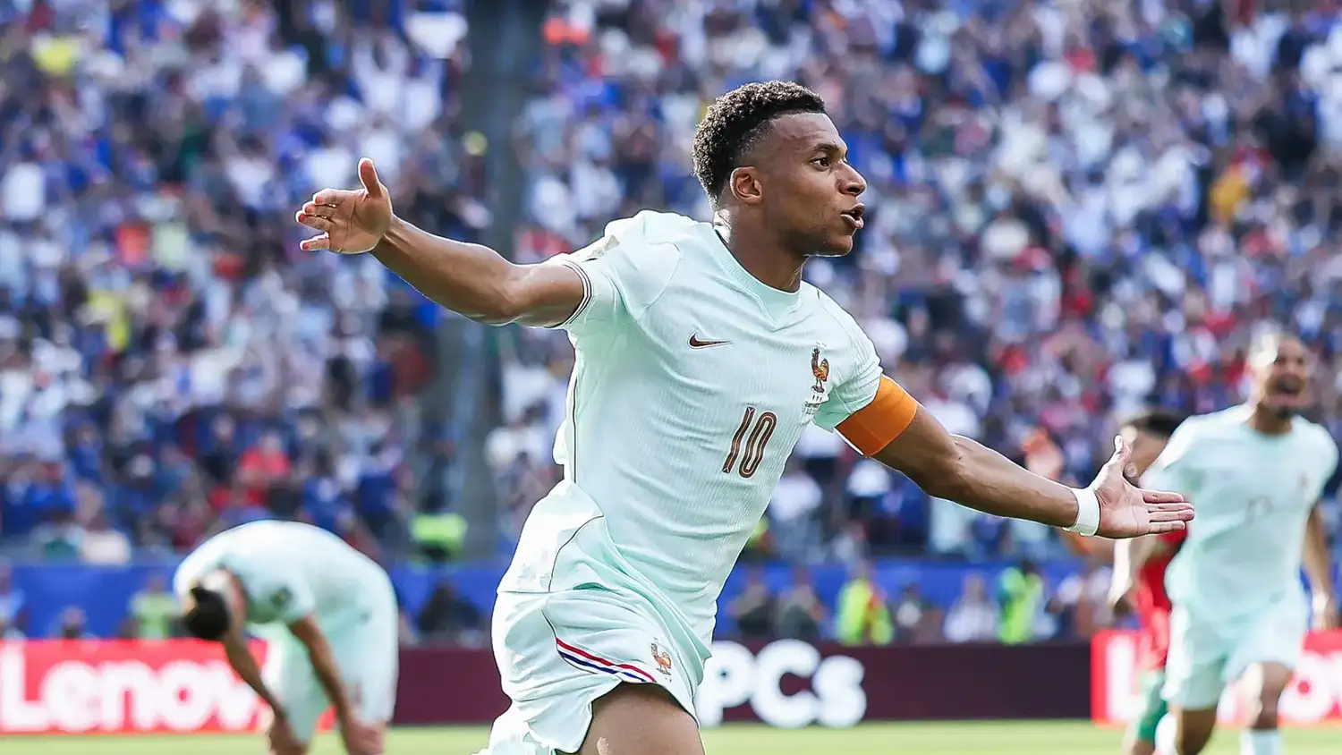 Mbappé llegó a 8 goles.
