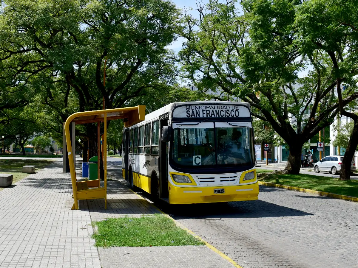 Desde el lunes la Línea C de colectivos corrige parte de su recorrido