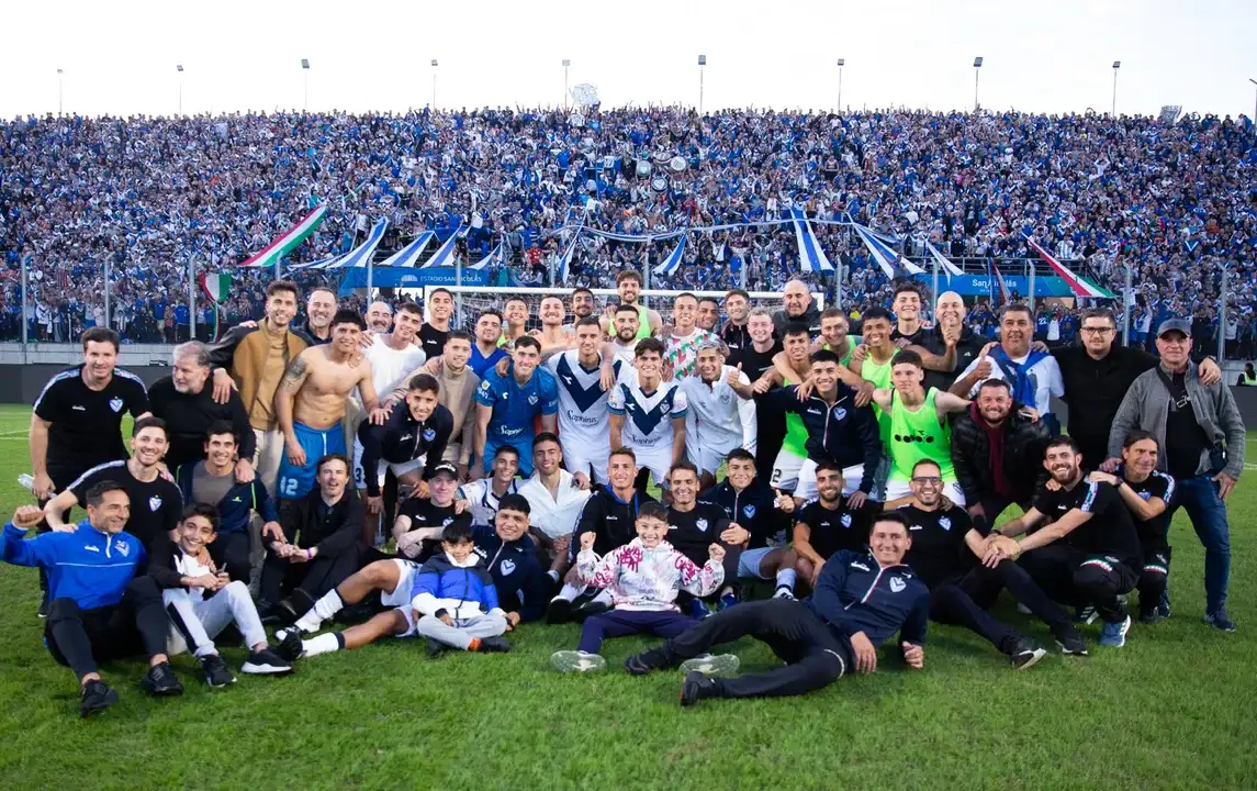 Vélez derrotó por penales a Argentinos en San Nicolás