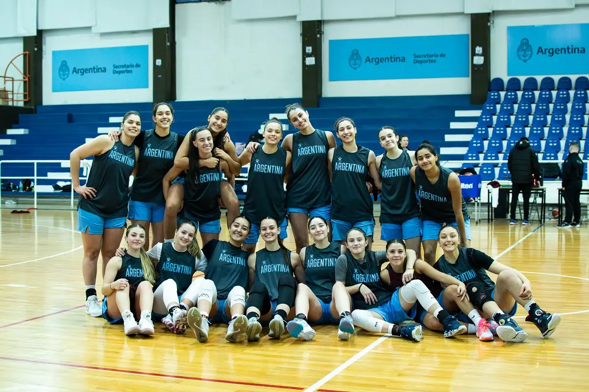 Las chicas se preparan para la AmeriCup. Foto: CABB