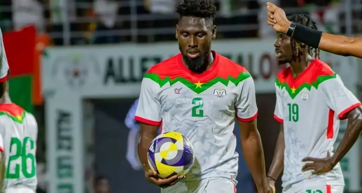 La increíble historia de un amistoso que estuvo a punto de no jugarse, pero que se hará ante un rival que llegará al país, desde África, cinco horas antes del partido,