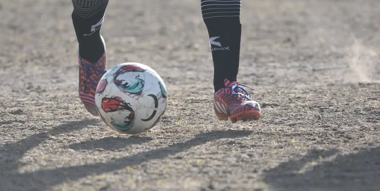 El incidente ocurrió durante el partido entre Defensores de Alto Verde y Santa Fe Fútbol. Crédito: Mauricio Garín
