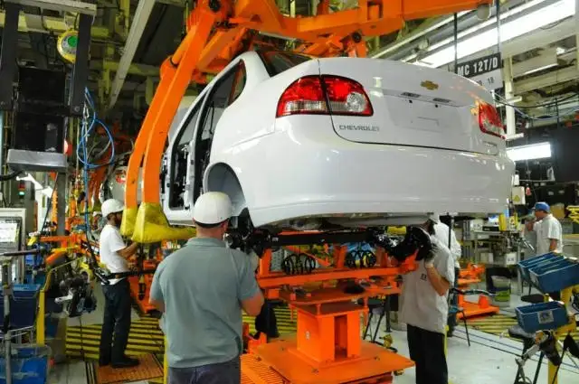La industria volvió a retroceder