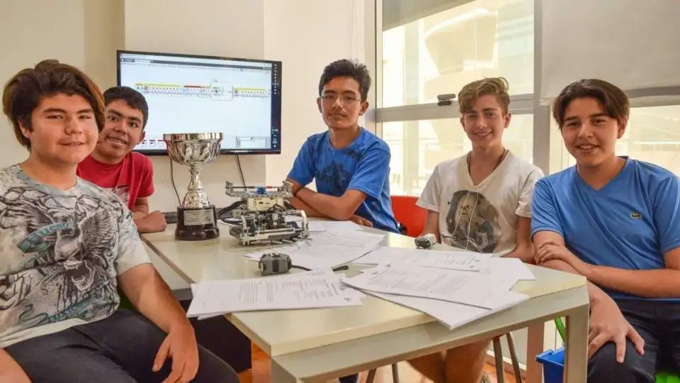 Jóvenes salteños necesitan 2 mil dólares para viajar al Mundial de Robótica