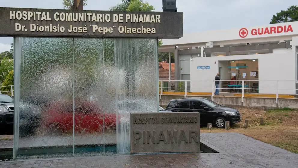 El menor fue asistido por personal médico en el lugar antes de su traslado al hospital.
