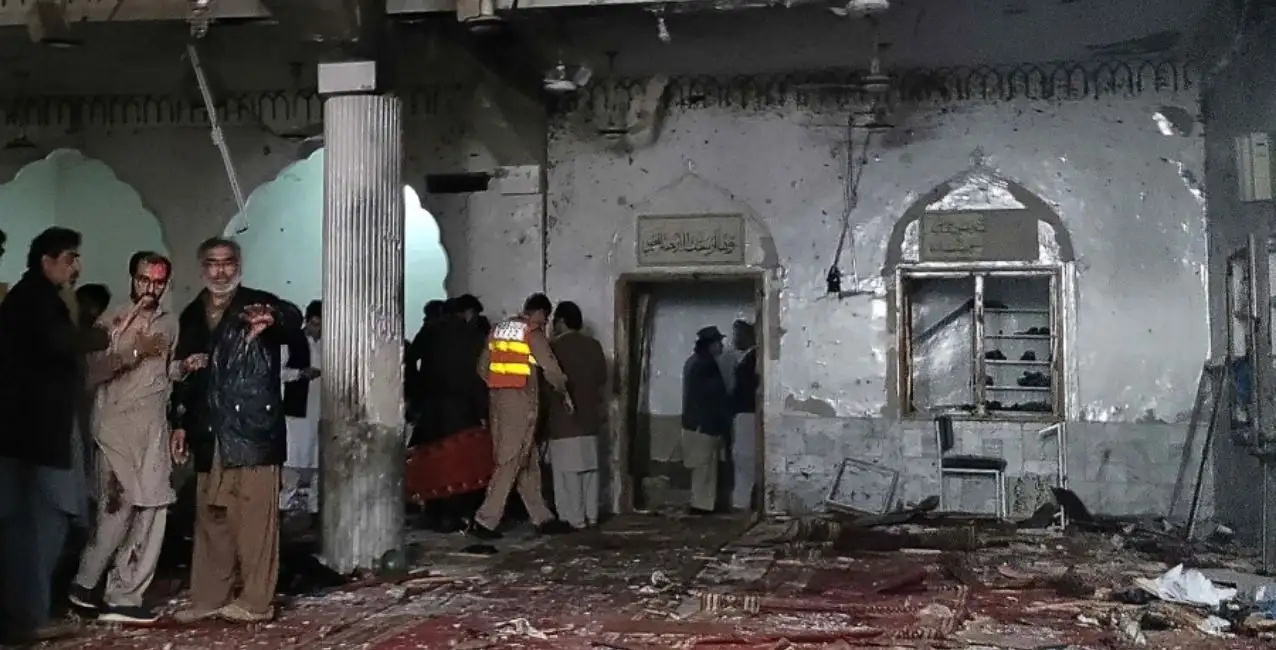 Atentado en una mezquita en Pakistán: al menos 30 muertos