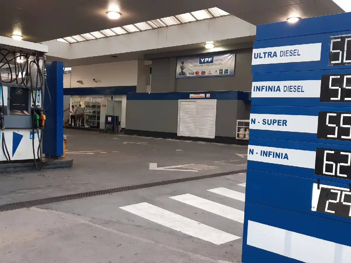 La brecha de precios de las naftas entre Capital Federal y San Francisco llega a 10,76%