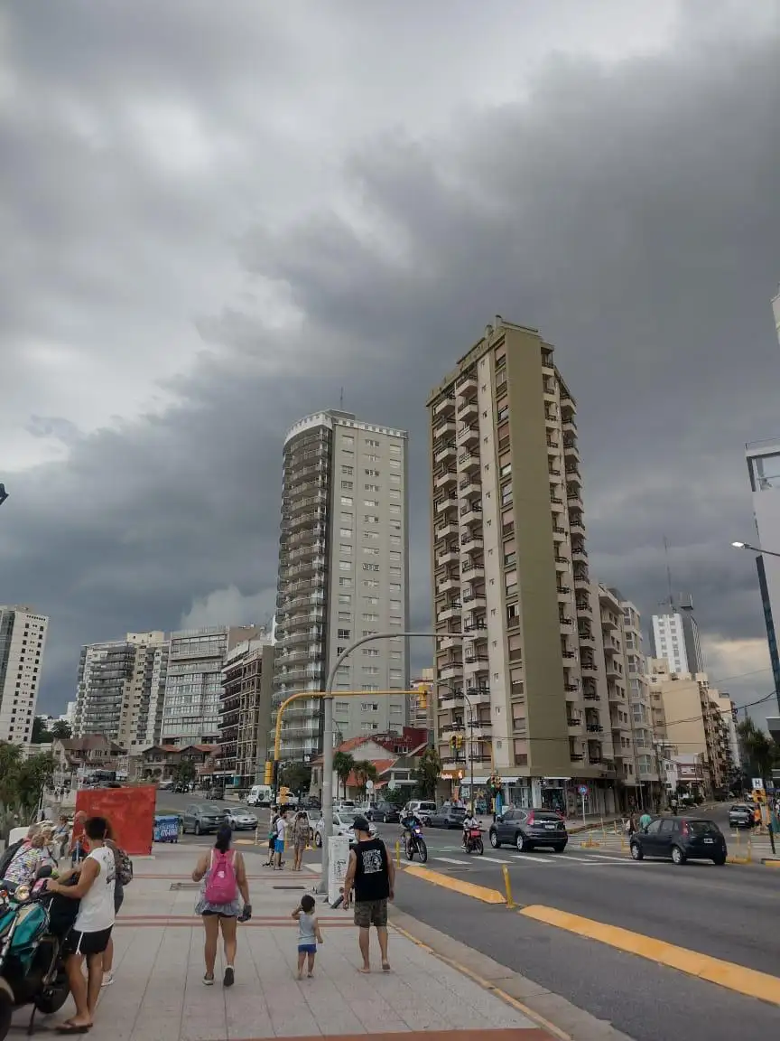 Mar del Plata bajo alerta: se esperan tormentas por la noche