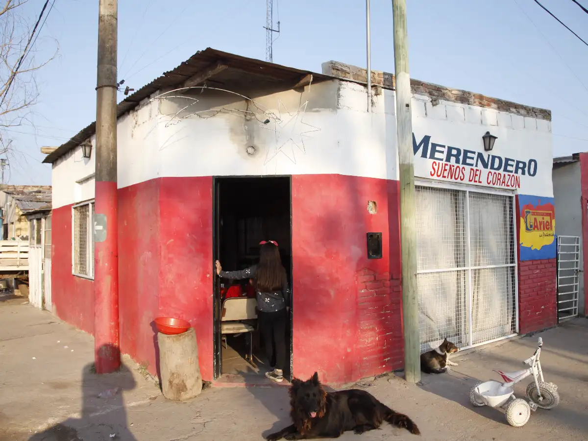 Abre nuevo merendero y busca horno para elaborar su propia comida
