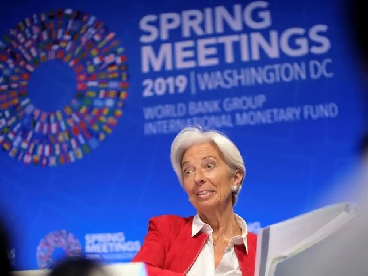 Lagarde consideró que “sería una tontería” de un eventual nuevo gobierno, rechazar el plan del FMI en la Argentina 