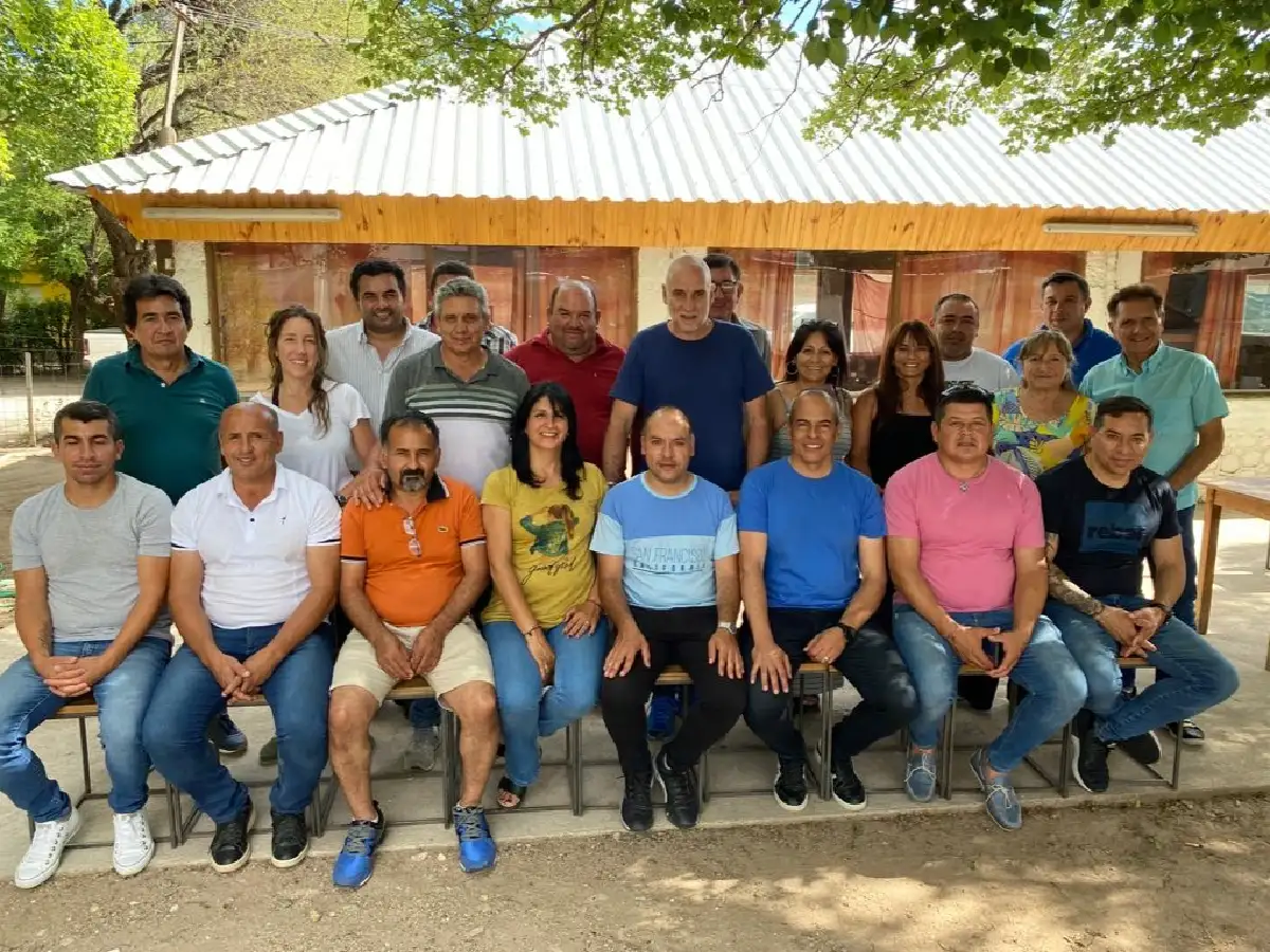 Intendentes apoyan a Llaryora y pegarán la fecha de la elección  municipal a la provincial  